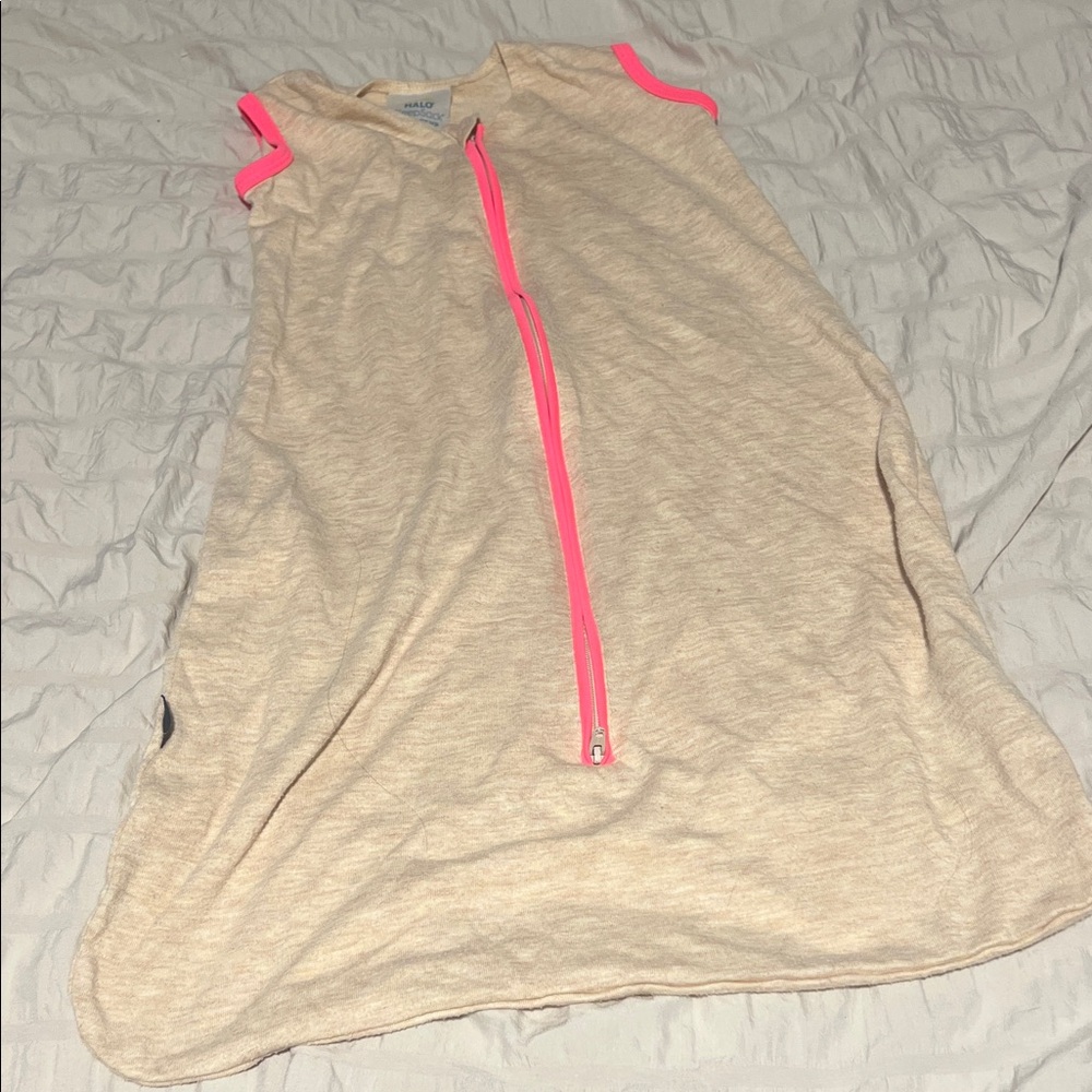 Halo Beige Sleep Sack with Pink Zipper, size small, 0-6 months, 0.5 TOG